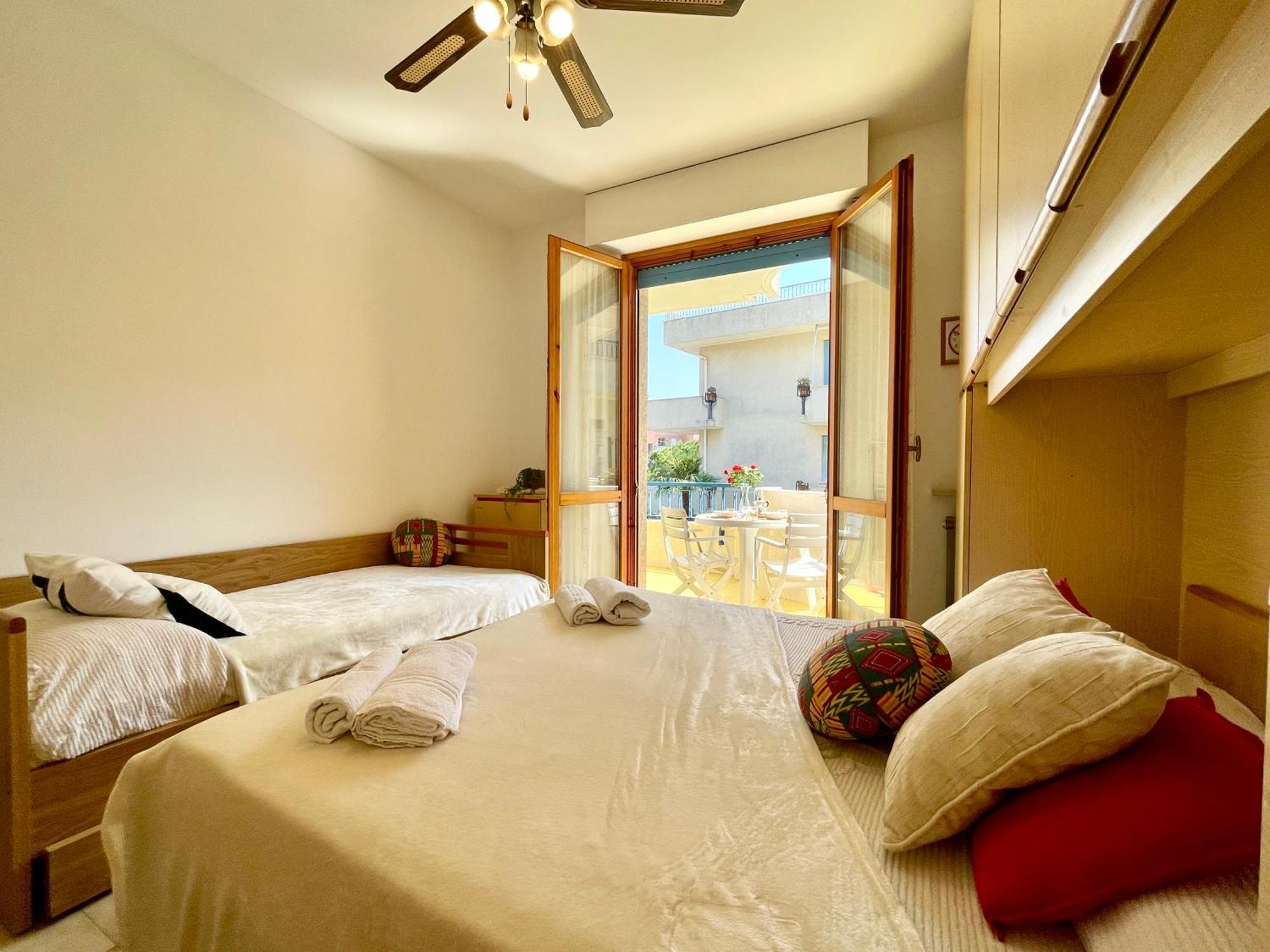 2 Locali A 600 Mt Dal Mare - Free Parking Ceriale Exterior foto